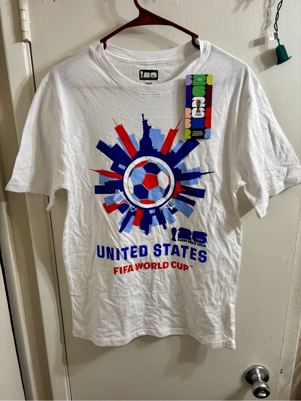 Men's FIFA World Cup 2026 USA Ball Graphic Tee NWT Size S Outerstuff Official